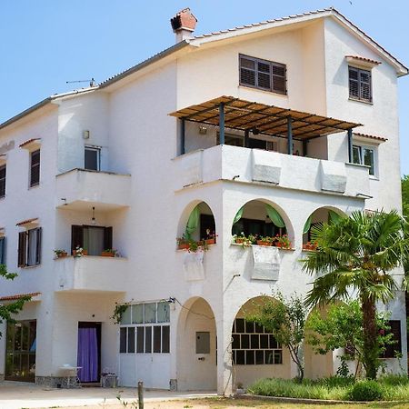 Apartman Mihael Malinska Exteriér fotografie