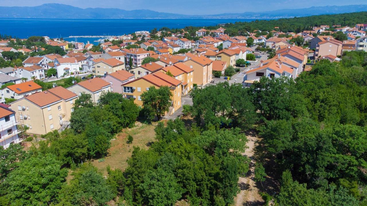 Apartman Mihael Malinska Exteriér fotografie