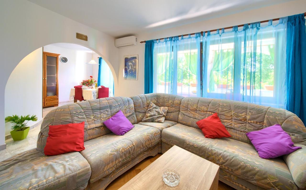 Apartman Mihael Malinska Exteriér fotografie