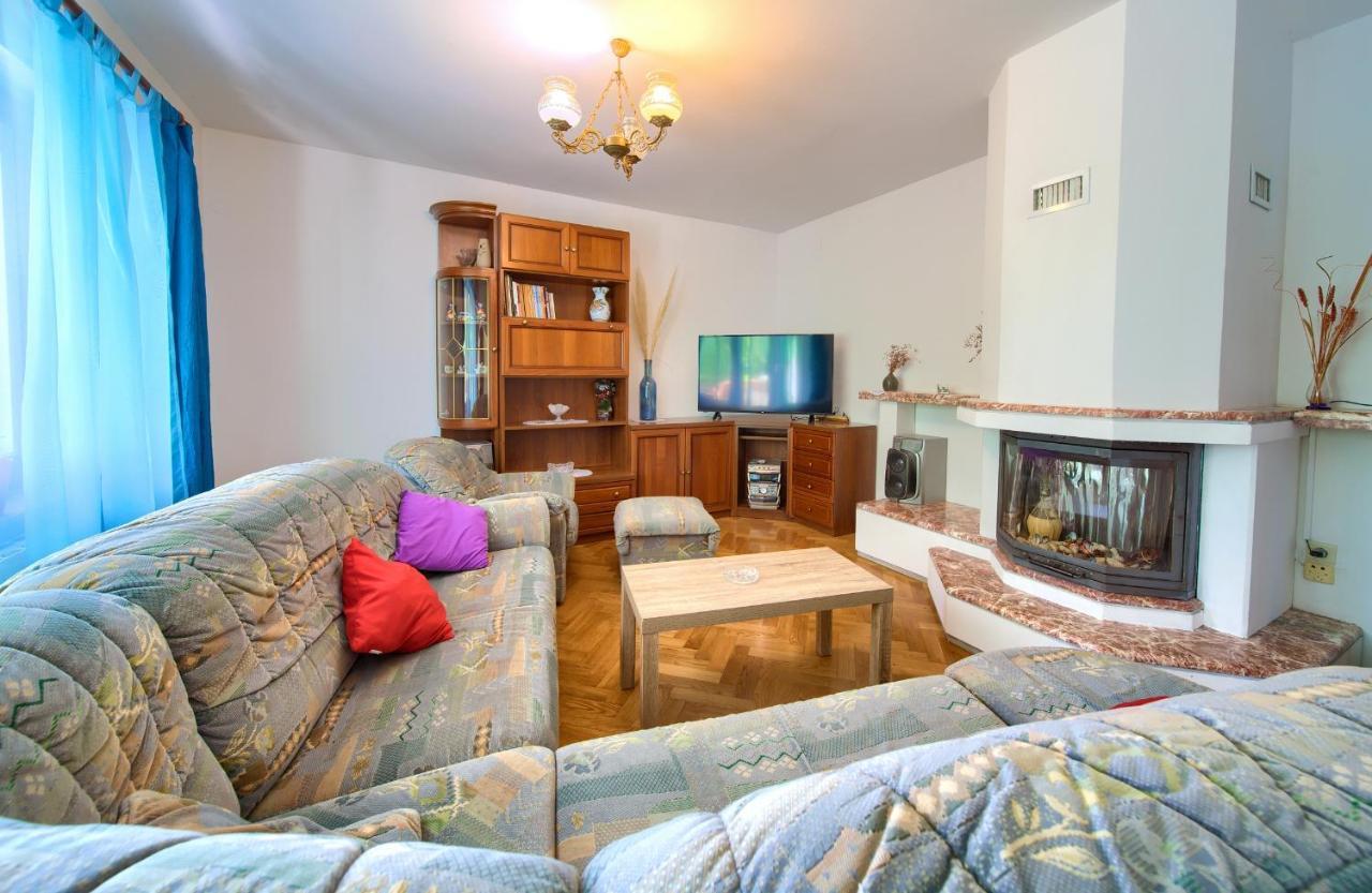 Apartman Mihael Malinska Exteriér fotografie