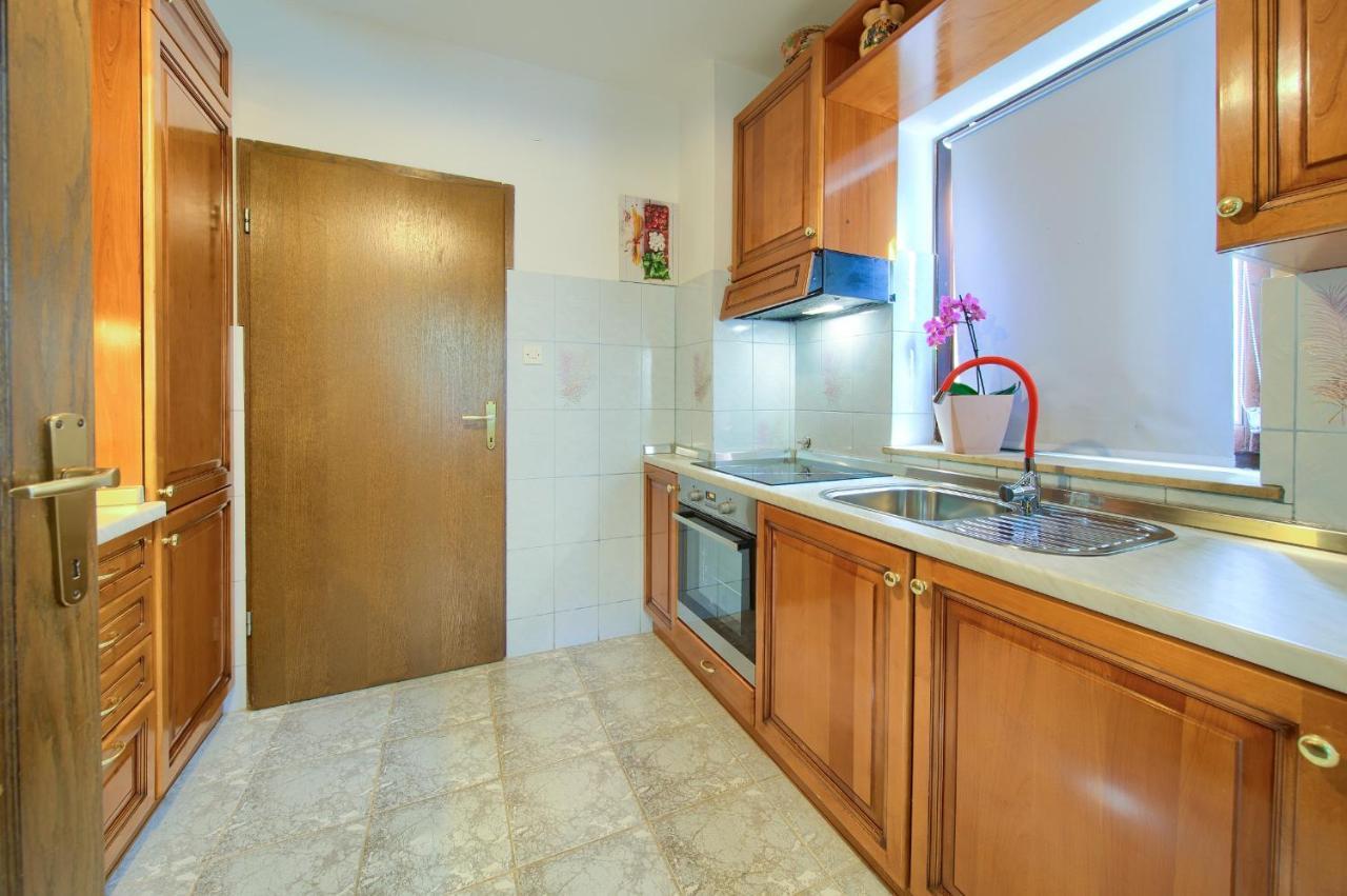 Apartman Mihael Malinska Exteriér fotografie