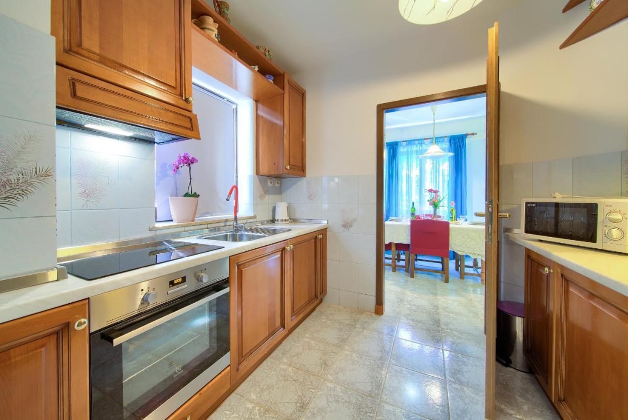 Apartman Mihael Malinska Exteriér fotografie