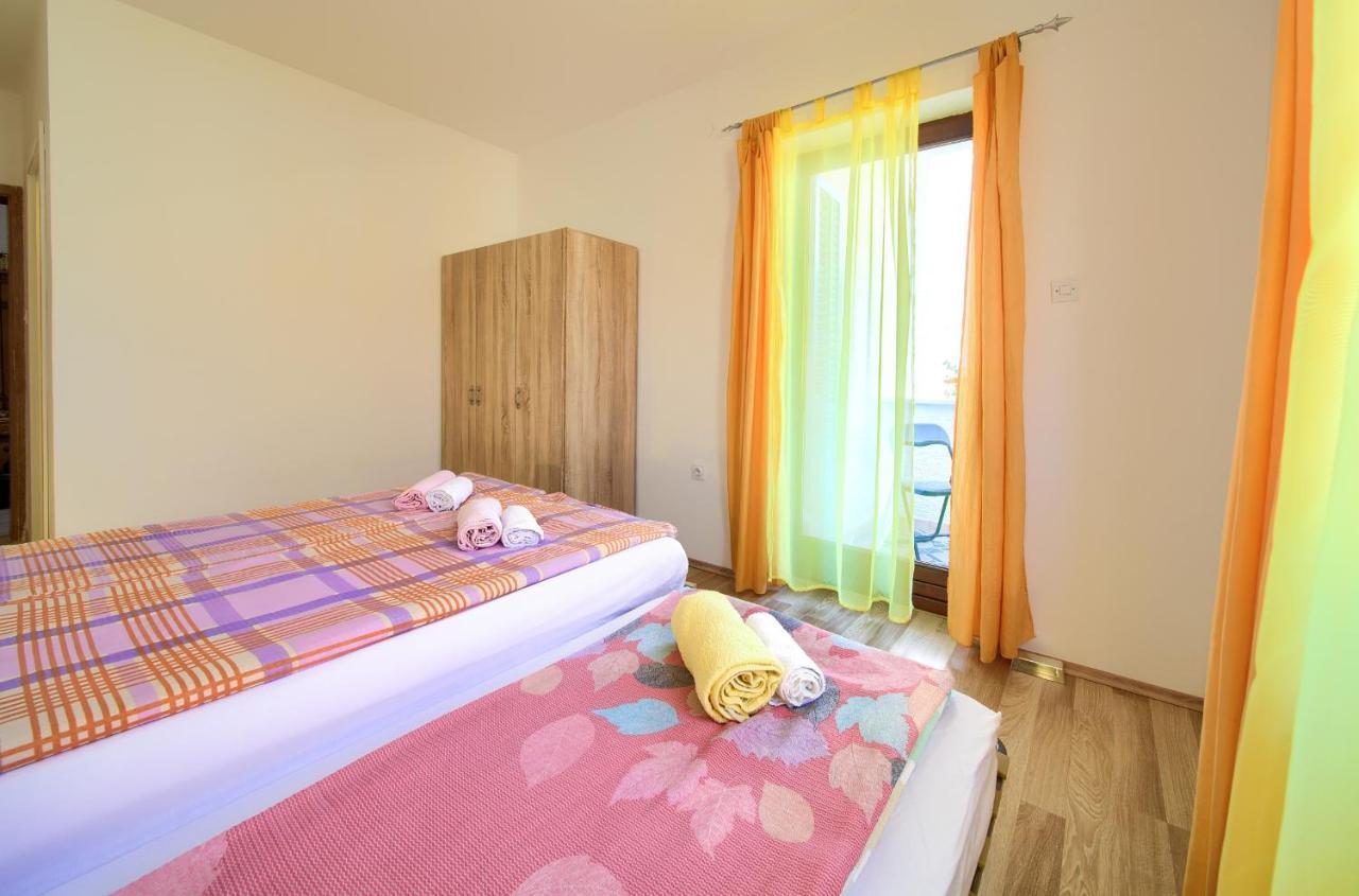 Apartman Mihael Malinska Exteriér fotografie